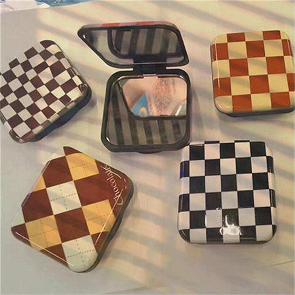 【COD Tangding】Ins Super Fire Cermin Makeup Retractable Bentuk Belah Ketupat