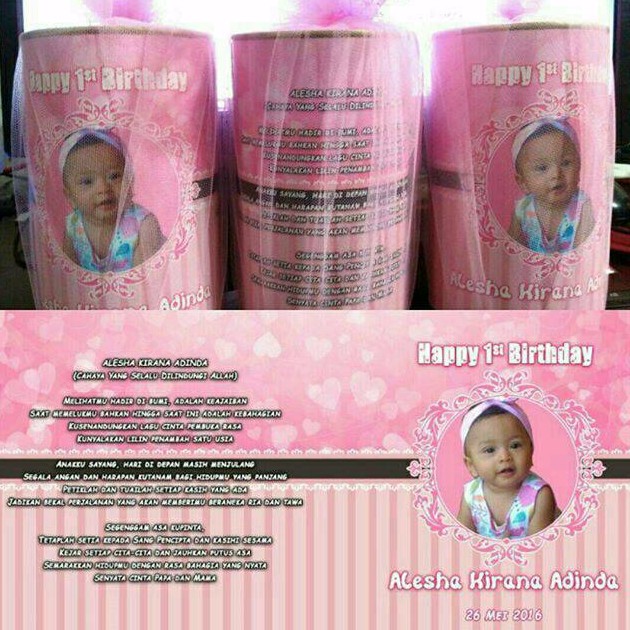 Celengan kaleng bagian bawah bisa buka tutup