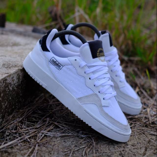 Adidas SuperCourt white list black