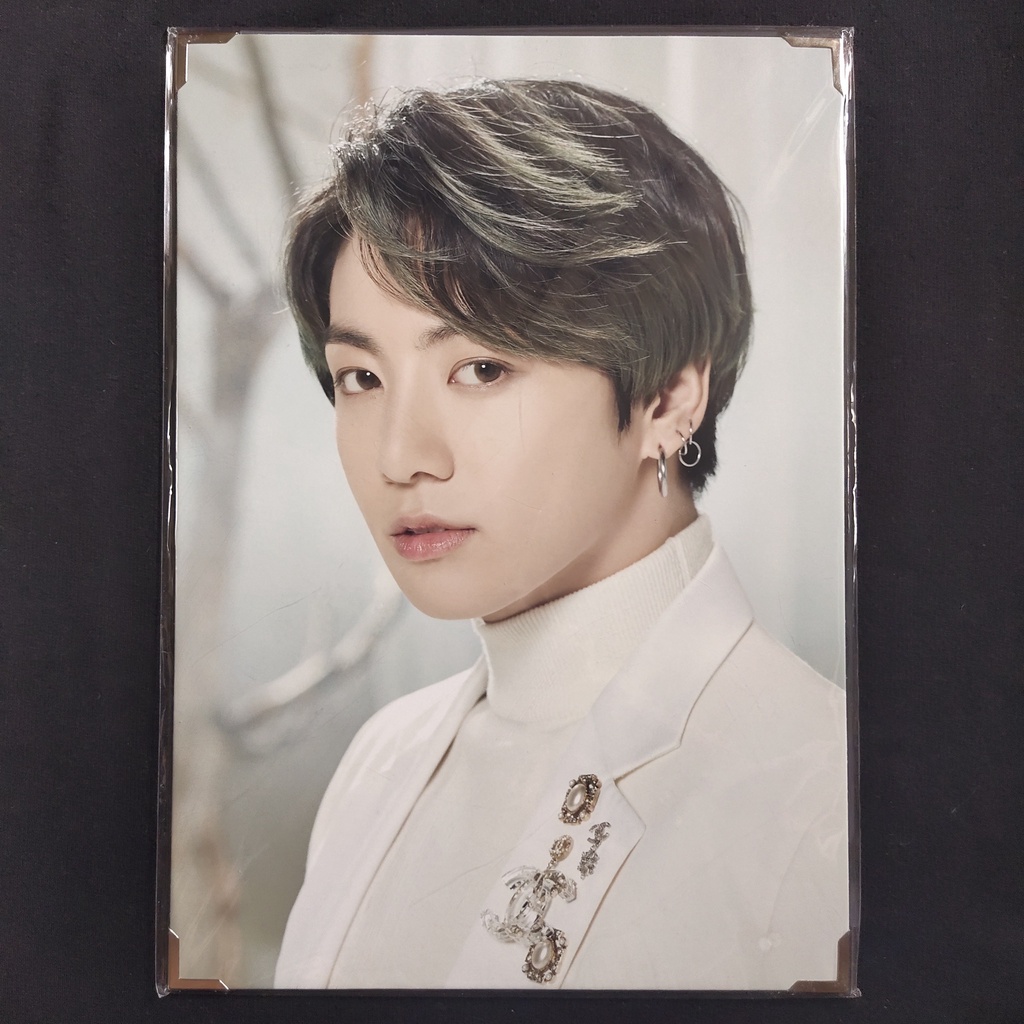 PREMIUM PHOTO MOTS TOUR BTS OFFICIAL