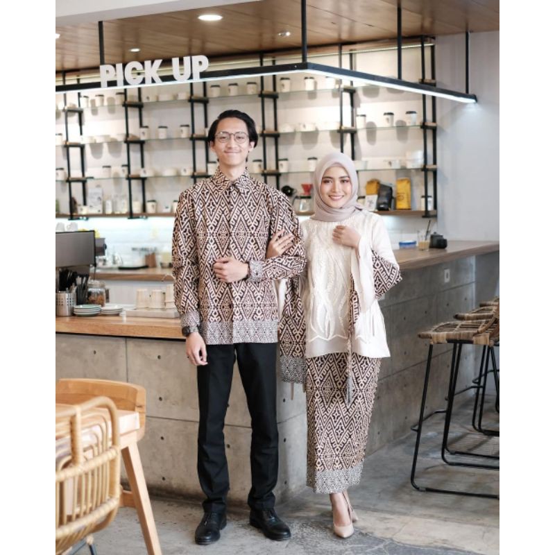 batik kebaya modern kebaya wisuda kebaya tunangan couple brokat couple kebaya couple kebaya batik