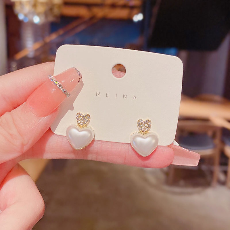 Anting Stud Bentuk Hati Bahan S925 Silver Needle Anti Alergi