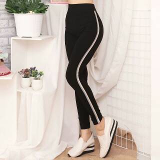  Leggings  import bahan  tebal  dan halus cocok untuk santai 