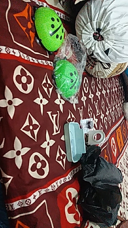 Gantungan Baju / Magic Hanger / Gantungan Ajaib Multifungsi Dapat Dilipat Dengan 9 Lubang (c8k)