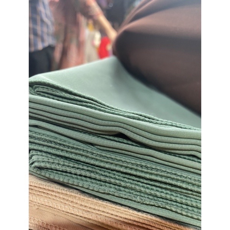 Segiempat Wolfis Jumbo / jilbab segi empat bahan Wolfis PREMIUM polos warna hijau muda Wolfis matcha