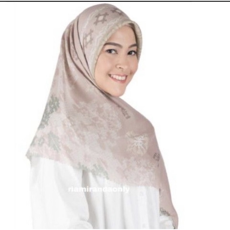 PRELOVED Scarf RM,Aleza dan Kami
