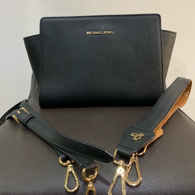 Preloved Michael Kors Selma Messenger Medium