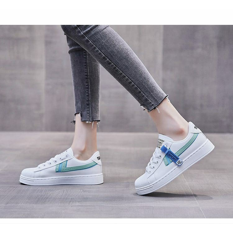 [DENDEN.ID] Sepatu Wanita Sneaker Tinggi Luar Negeri Import Sepatu Olahraga Korea DD1024