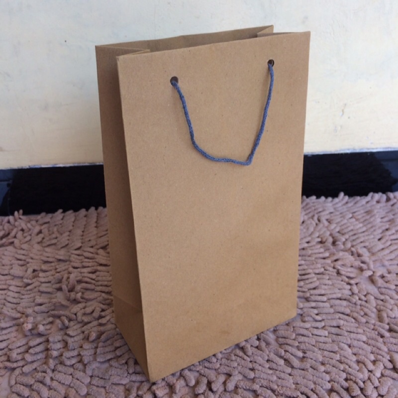 

PAPER BAG WAFER UKURAN 15x8x25 - Paperbag Wedding