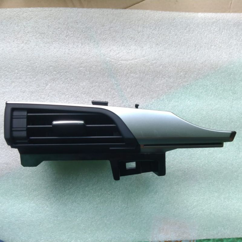 kisi kisi AC Toyota Yaris Vios bagian kanan RH