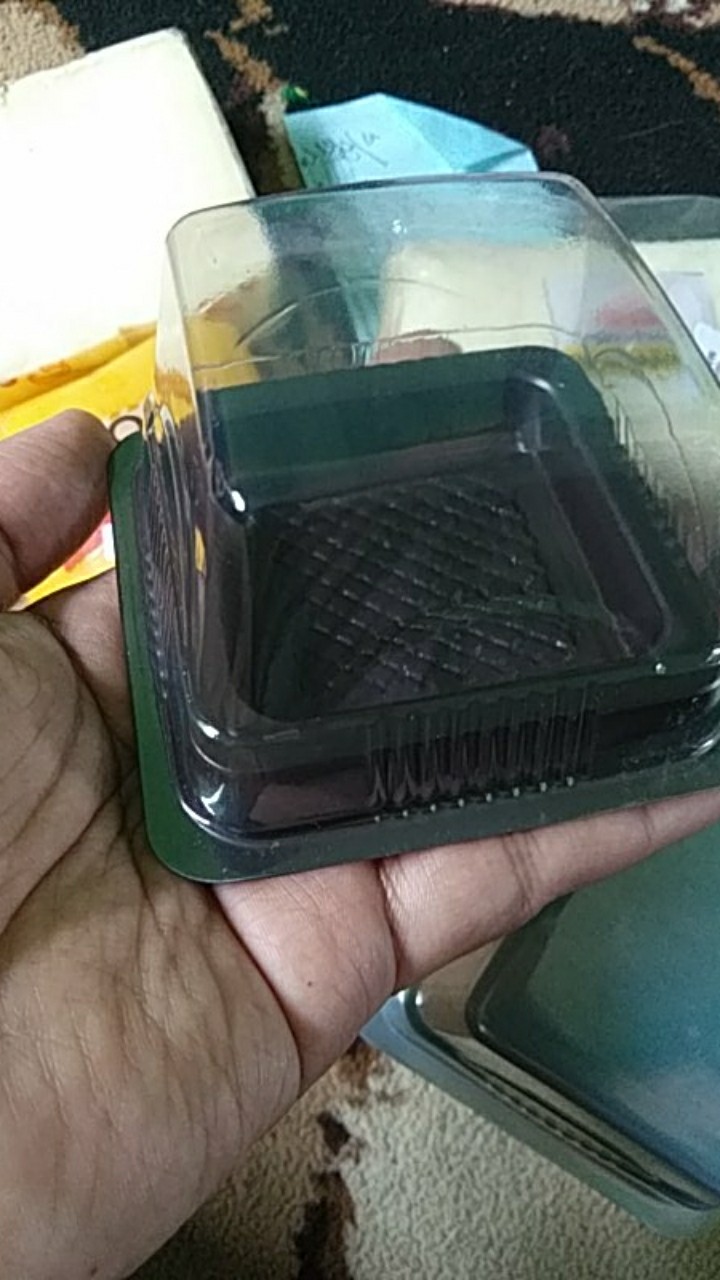 Mika Brownies Mini 8x8x5 Cm [1 Pack 50 Pcs]