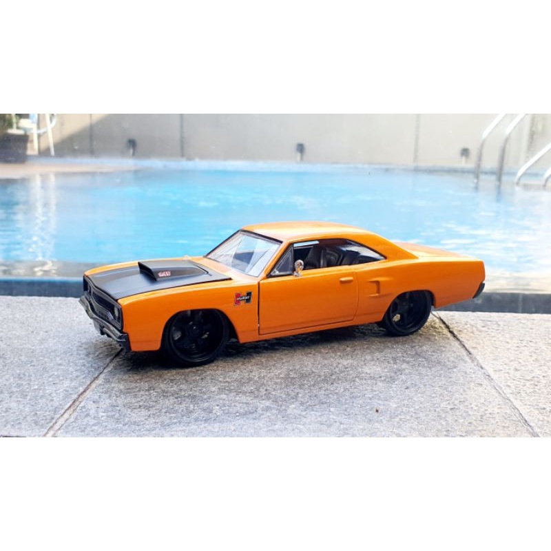 Jada 1970 Plymouth Road Runner Orange Miniatur Diecast Mobil 1:24