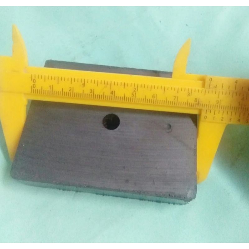 magnet kotak ukuran 85x65x18mm magnet ini lebih lengket dari magnet spiker