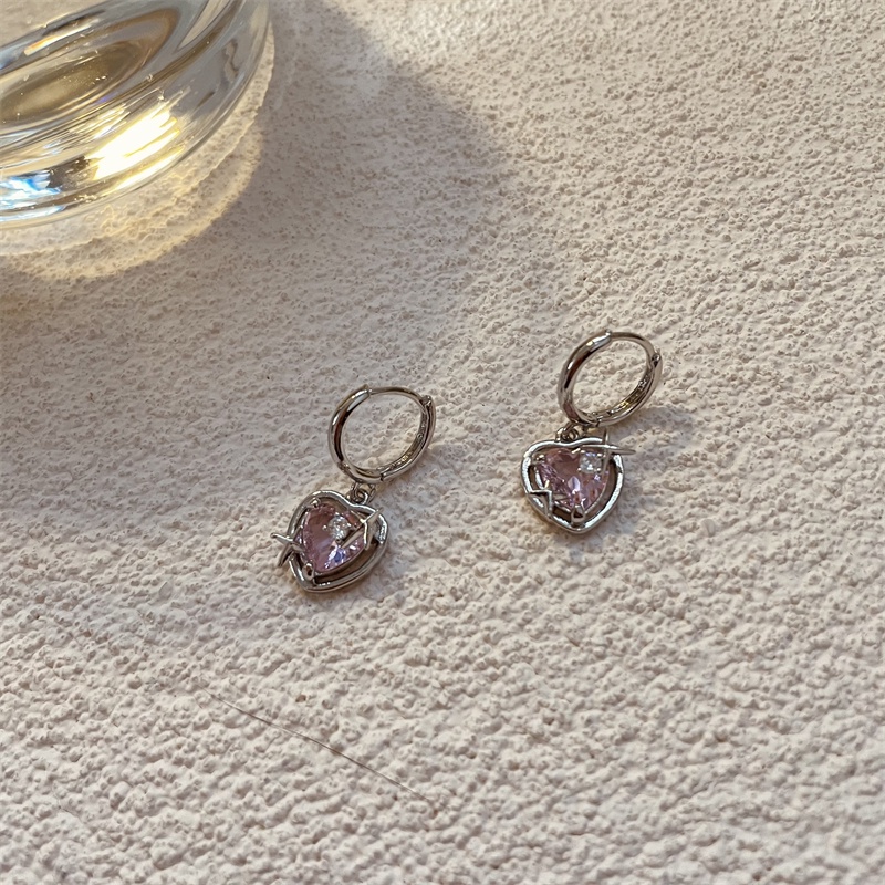 Anting Bentuk Hati Bahan Zirkon Warna Pink Gaya Vintage Korea Untuk Aksesoris