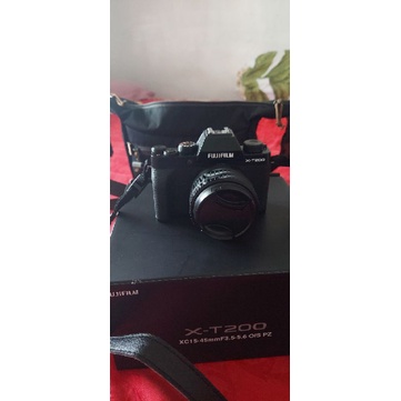 Kamera Mirrorless Fujifilm X-T200