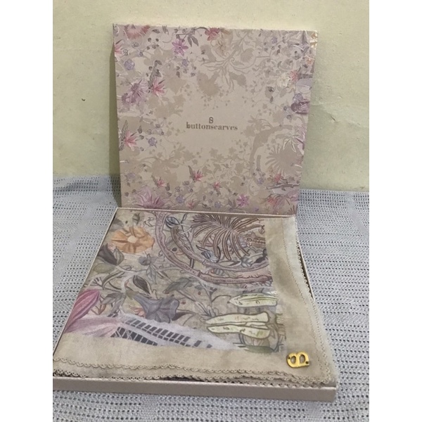 Buttonscarves Dubai Series - Ivory