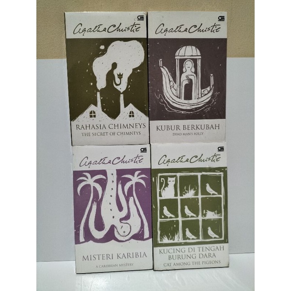 Novel Agatha Christie Rahasia Chimneys/ Kubur Berkubah/ Misteri Karibia/ Kucing Di Tengah Burung Dar