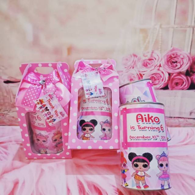 

Celengan kaleng custom + sticker atas + laminasi + packaging gable box + pita