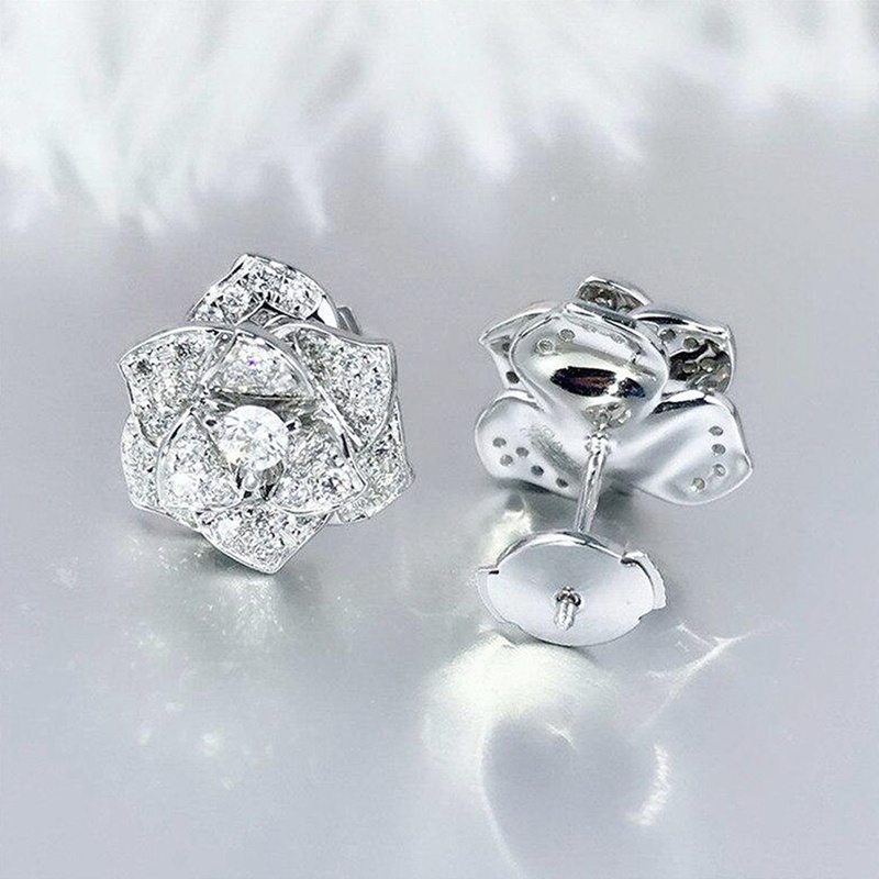 Anting Stud Bentuk Bunga Warna Silver Dan Emas Bahan Cubic Zirconia Untuk Wanita