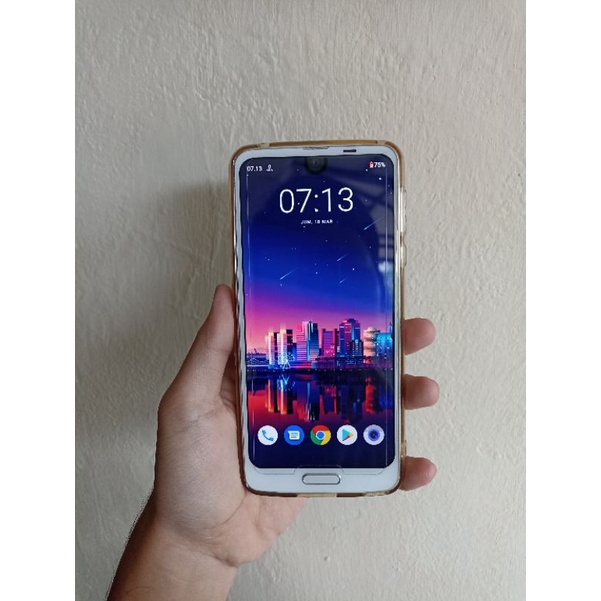 Sharp Aquos R2 Shv42 4/64 NFC 120hz 2k gaming