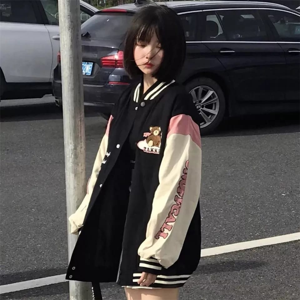Takkep Bear Baseball Varsity Jacket Premium Fleece Tebal Fit L Outerwear Sweater Remaja Wanita Korean Style | Sweater Wanita Berkancing Desain Terbaru Classic Fashion Terkini