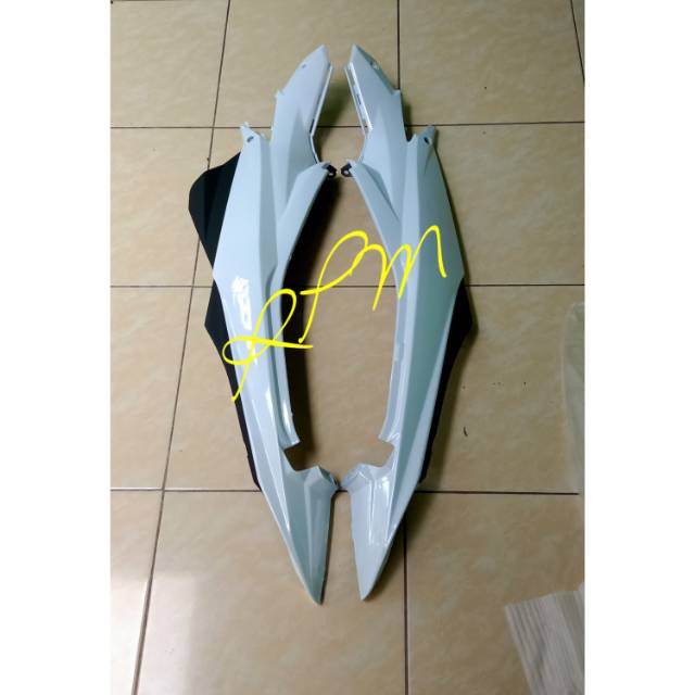 Body Satria Fu facelift putih