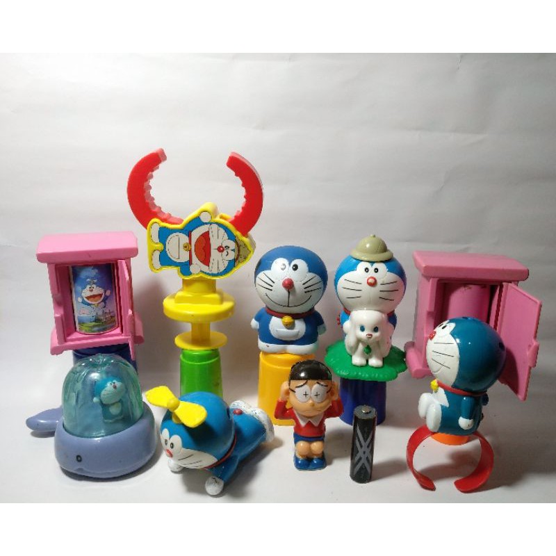 Doraemon Happy Meal Mcdonalds Mcd Mix Nobita Mainan Toys Gelang Lemari Bracelet Shark Paus Jadul
