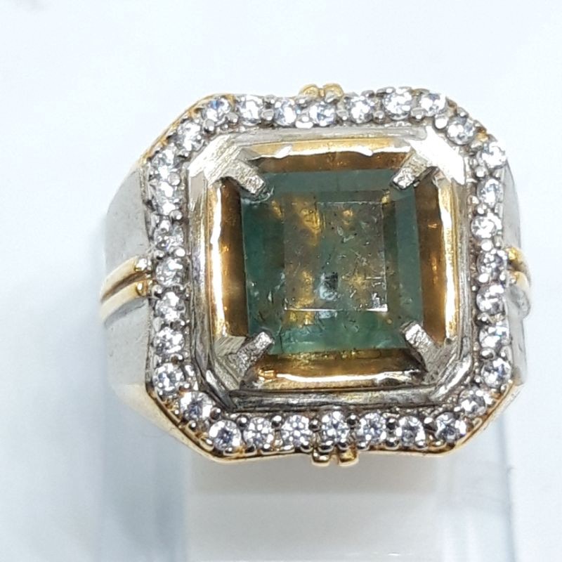 Batu cincin zamrud colombia