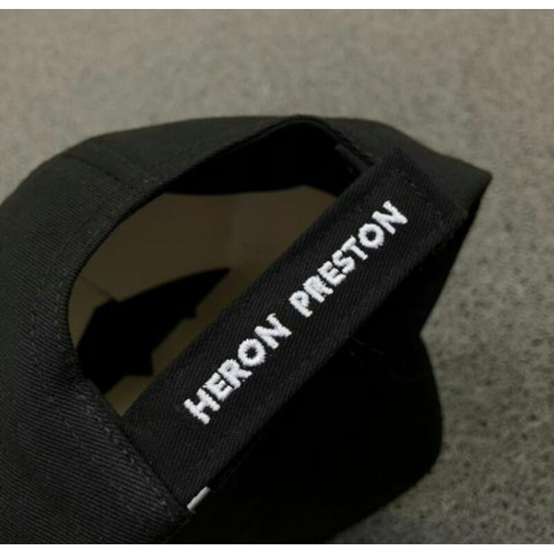 TOPI KEREN HERON PRESTON X NASA