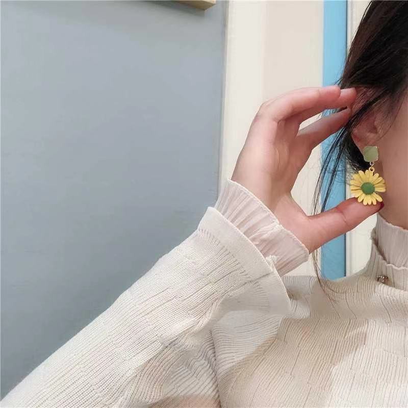 Anting Tusuk Bunga Daisy Untuk Wanita / Aksesoris Fashion Wanita Anting Bunga Daisy