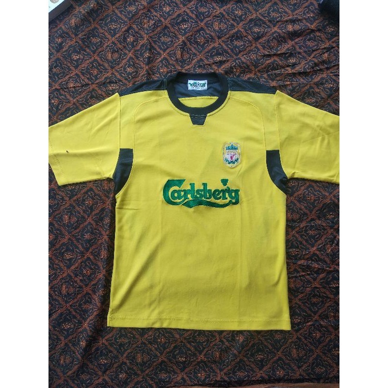 Jersey Liverpool away 04/05 dan Milan home 04/05 Lokal merk Vilour