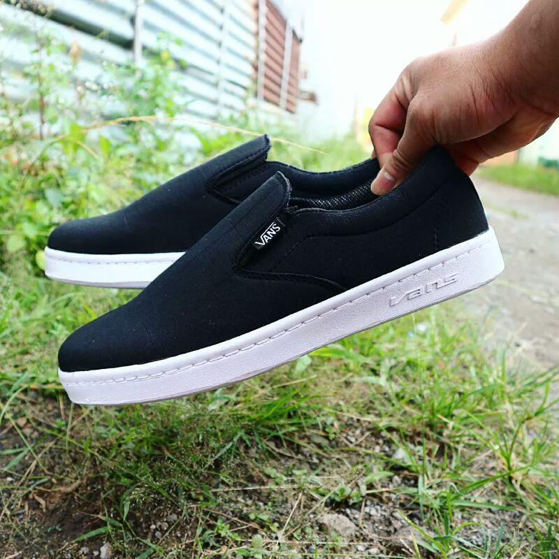 SEPATU SLIP ON PRIA SOL DI JAHIT BISA COD KASUAL SANTAI WARNA HITAM PUTIH SEPATU SUDAH DI JAHIT SEPATU SLOP PRIA SEPATU SOL KARET