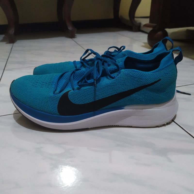 nike zoom fly flyknit