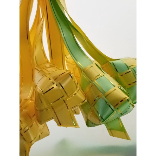 

hiasan pita ketupat lebaran