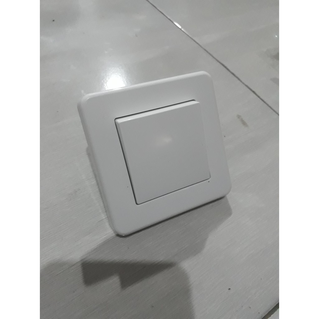 Saklar Tunggal Schneider Original (LNA0100321)