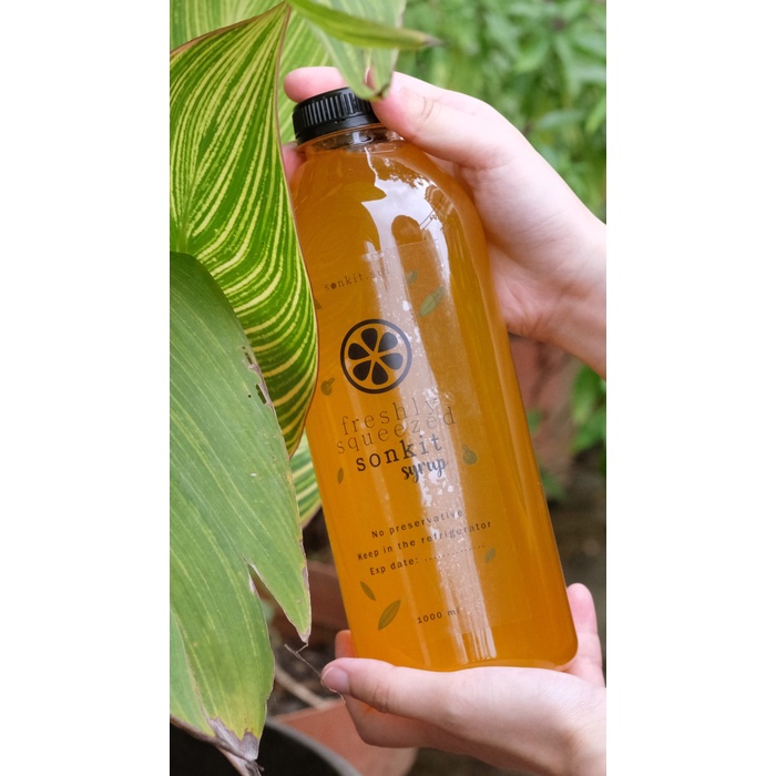 

Sonkit Sui Syrup Botol 1000 ml / 1 liter - Murni 100% Jeruk Kalamansi