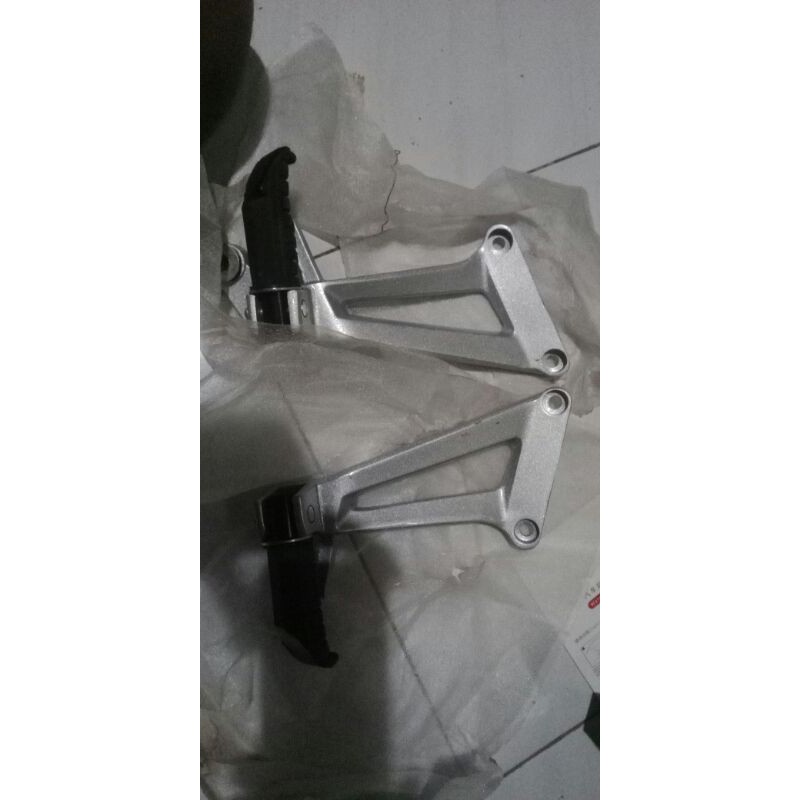 footstep belakang cbr 150 old thailand poastep cbr old pustap postep cbr 150r cocok modif cb gl dll