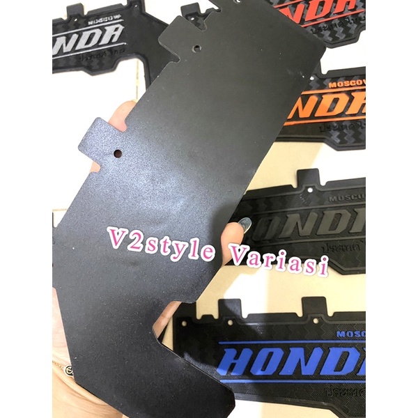 MUDFLAP CARBON THAILAND PELINDUNG MESIN HONDA BEAT DELUXE NEW 2021 KARET PELINDUNG MESIN HONDA ALL NEW SCOOPY 2021 ALAS KOLONG SPAKBOR MUDFLAP HONDA GENIO TATAKAN KARPET ANTI LUMPUR MUDFLAP BEAT NEW SCOOPY NEW GENIO KARBON TULISAN THAILAND IMPORT