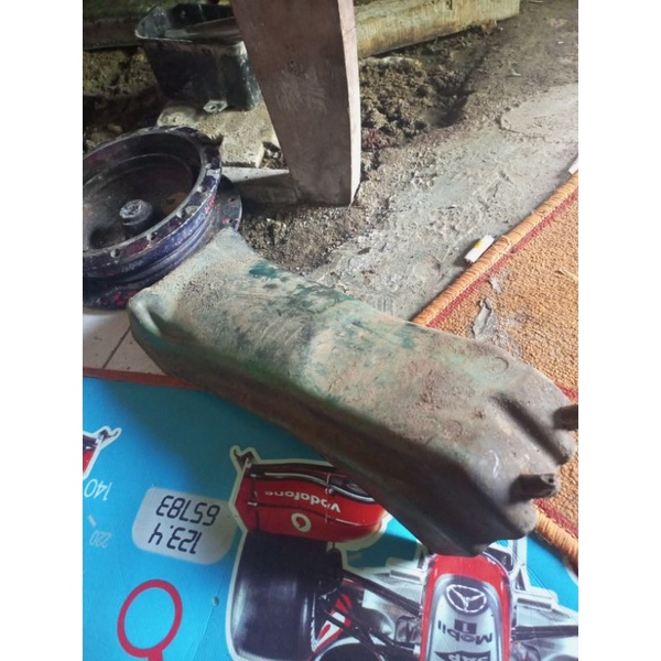 sambungan slebor belakang gl 100 ori/slebor belakang gl100 plastik