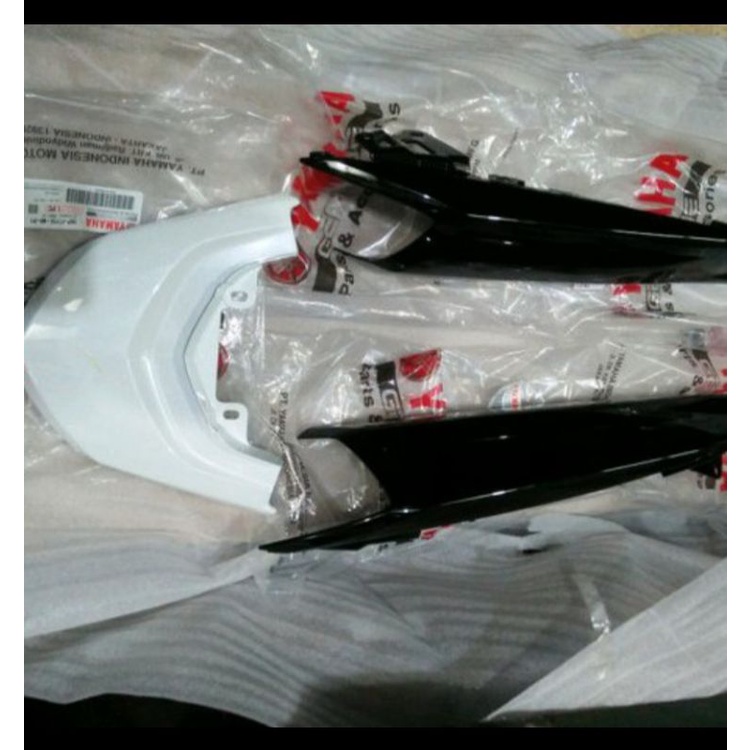 Sambungan body belakang set mio soul gt 115 putih original yamaha