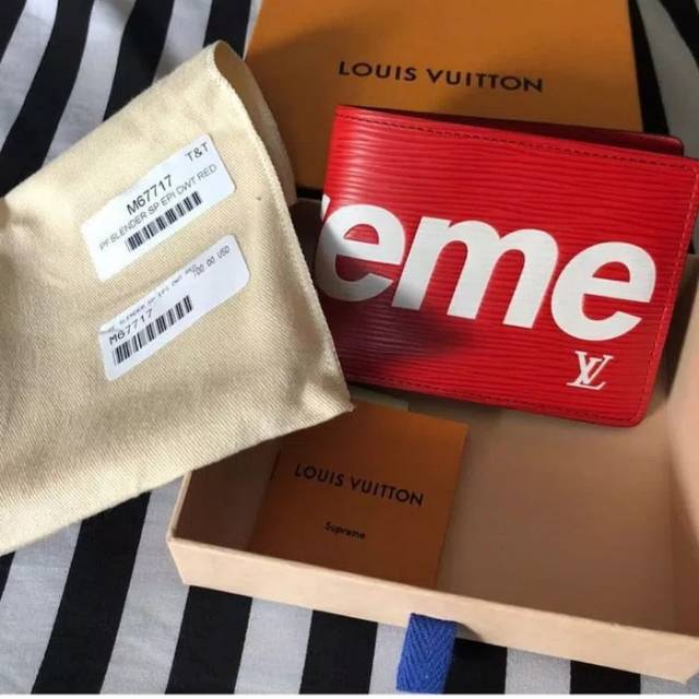 Dompet Louis Vuitton × Supreme