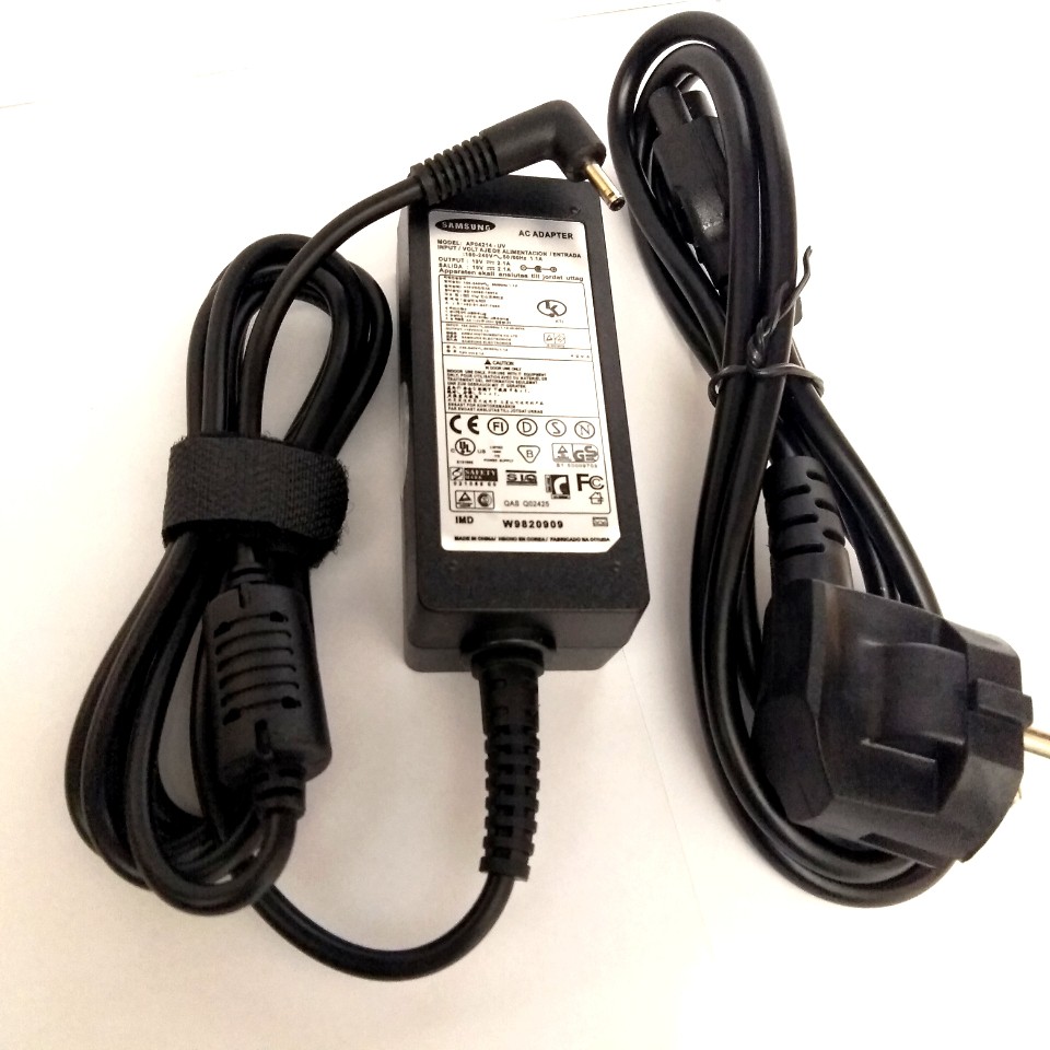ADAPTOR CHARGER SAMSUNG 19V 2.1A 40W 3.0*1.1MM NP540U4E NP730U3E SM11 K03US  -NP540U4E -K04US  -NP915S3G