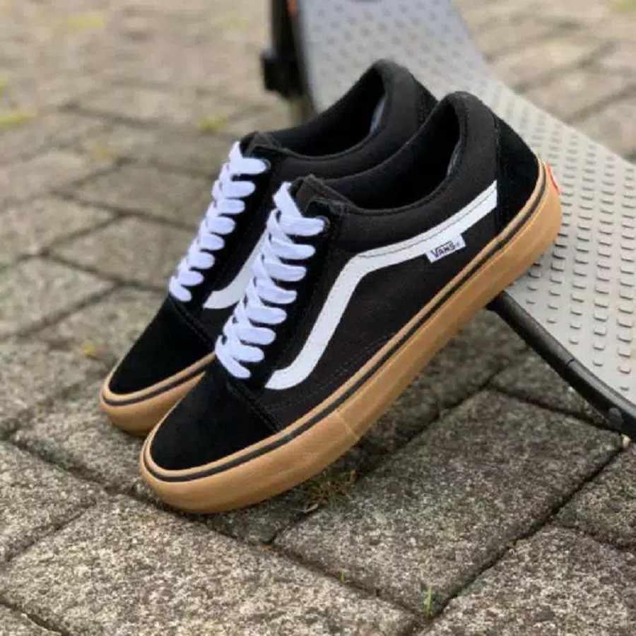 Sepatu Sneakers Vens Pria Murah Motif Black Gum Sepatu Kuliah Kerja Outdoor Keren