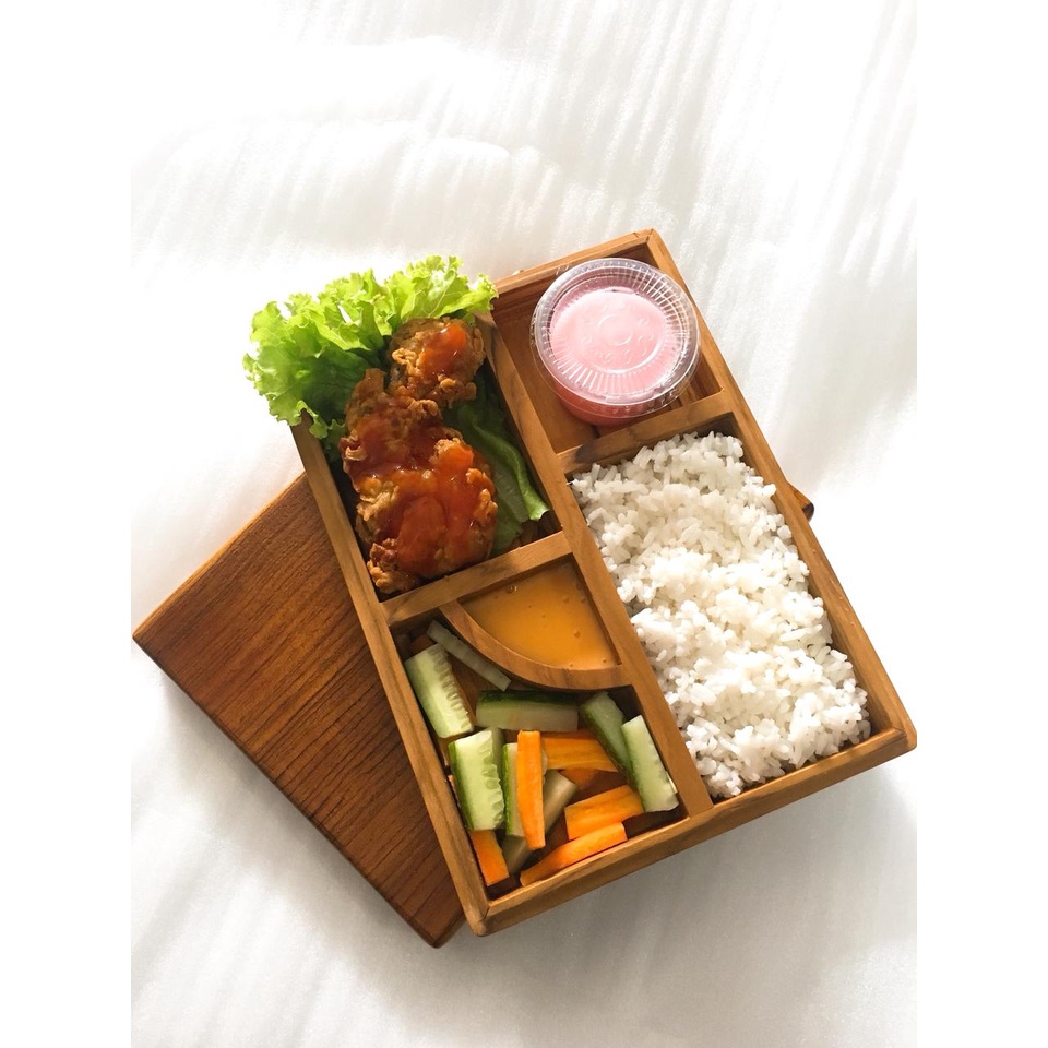Kotak bekal Makanan Kayu / Bento