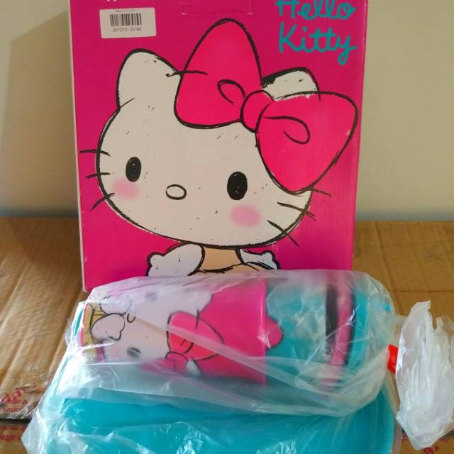 Hello Kitty Set Tupperware