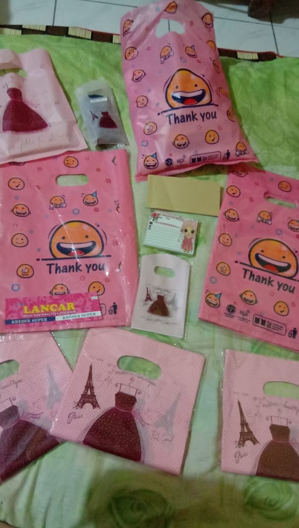 Kantong Kresek Smile/kresek Motif Smile/ Kresek Olshop Tanggung Tipis 25x35 Cm Termurah