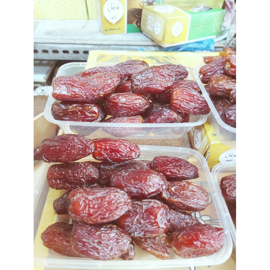 

Kurma MEDJOOL 1KG Original / Kurma BERKUALITAS ukuran Jumbo Besar Fresh + box mika
