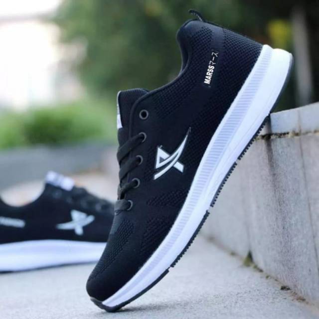 SEPATU SNEAKERS BMX XV HITAM