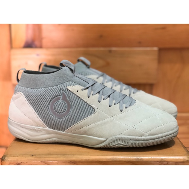 ORTUSEIGHT SPRING ‘20 SEPATU FUTSAL JOGOSALA INVICTA | SMOKE, SKY