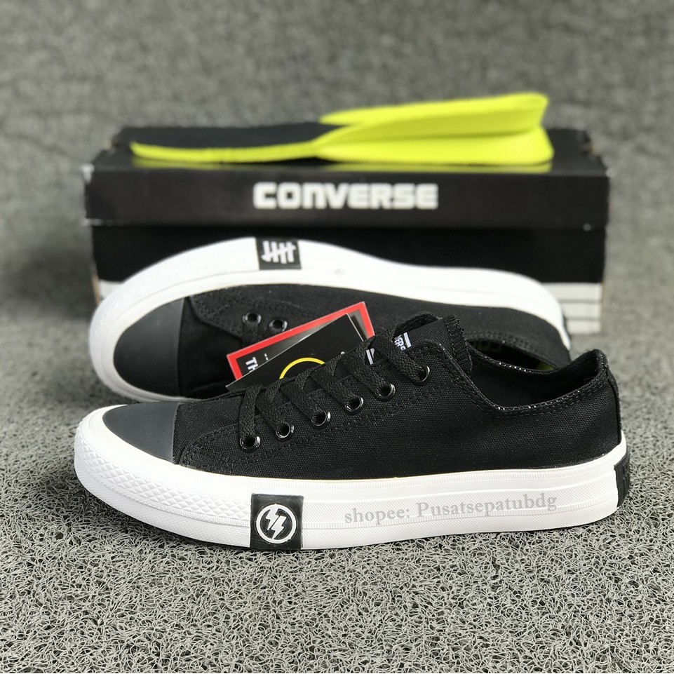 Sepatu Converse Petir Pendek X Undefeated Low Black